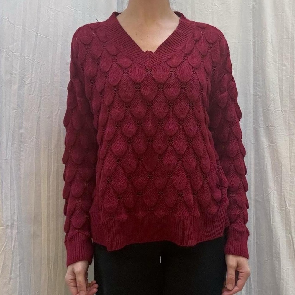 Burgundy hollow feather knit v-neck sweater berry wine‎ color medium